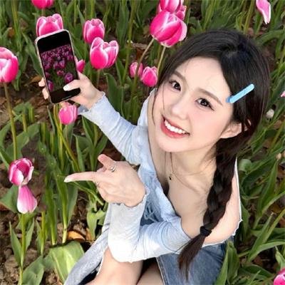 校服的裙摆